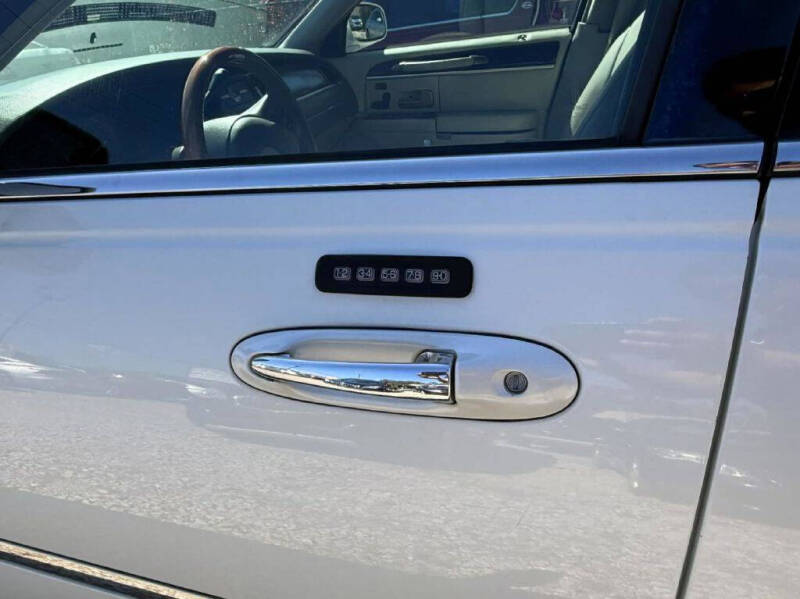 2004 Lincoln Town Car Ultimate