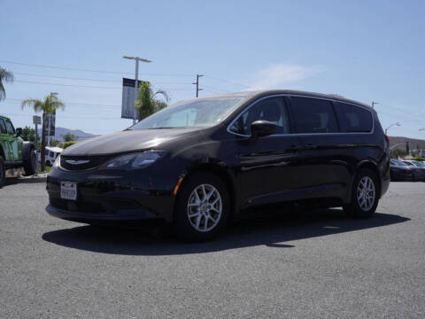 2023 Chrysler Voyager LX
