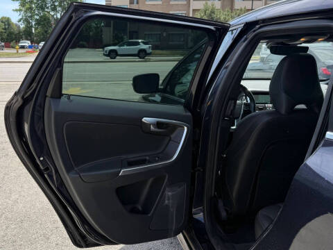 2016 Volvo XC60 T6 Drive-E