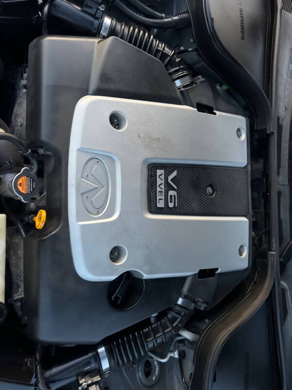 2011 Infiniti G37 Coupe x