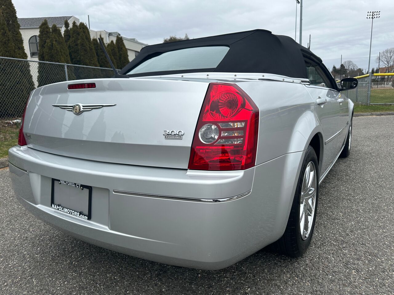 2008 Chrysler 300 16