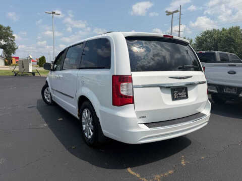 2013 Chrysler Town and Country Touring