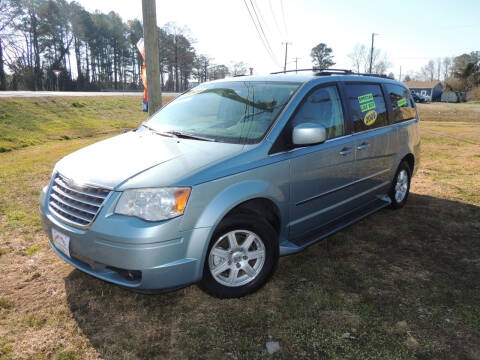 2009 Chrysler Town and Country for sale at Cars Plus in Fruitland MD