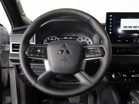 2026 Mitsubishi Outlander LE