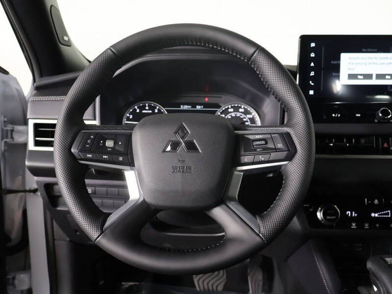 2026 Mitsubishi Outlander LE