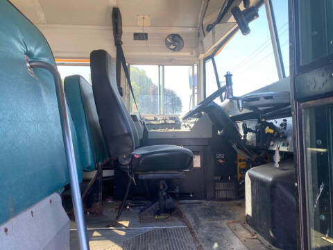 2001 International 3800