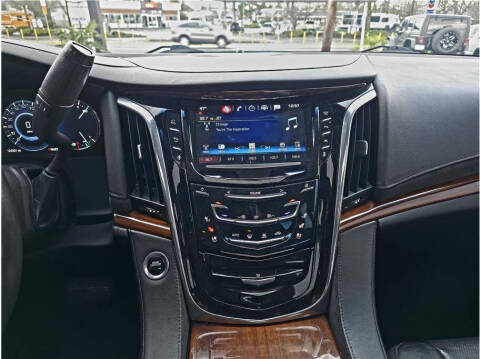 2016 Cadillac Escalade ESV Luxury Collection