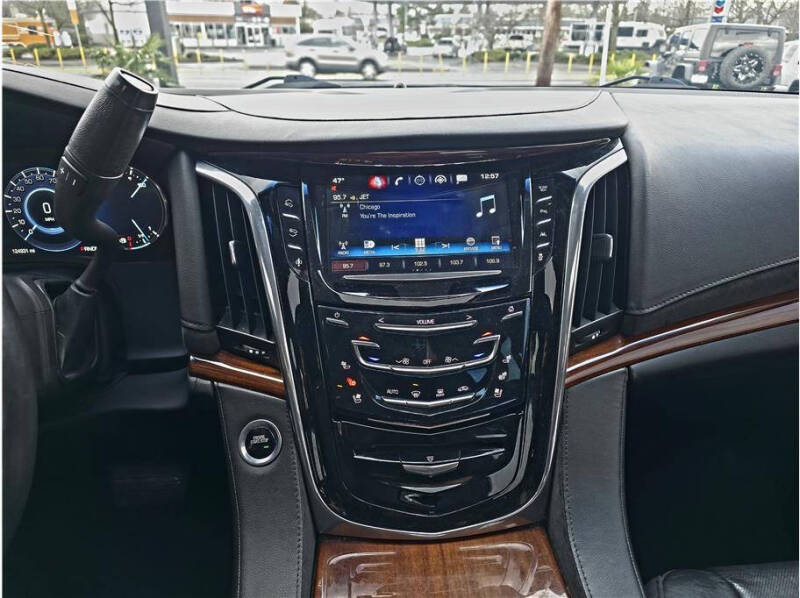 2016 Cadillac Escalade ESV Luxury Collection