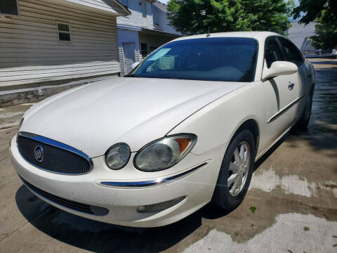 2005 Buick LaCrosse for sale at Woodford Car Company in Versailles KY