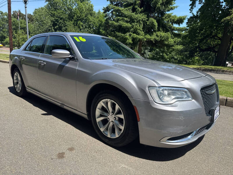 2016 Chrysler 300 Limited