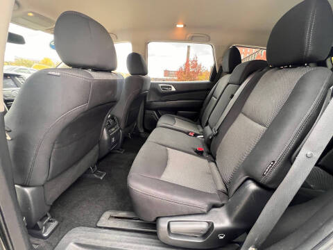 2018 Nissan Pathfinder SV