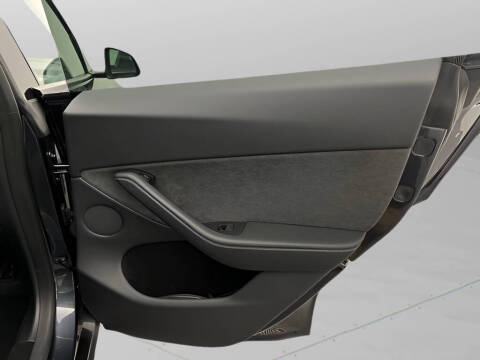 2025 Tesla Model Y Long Range