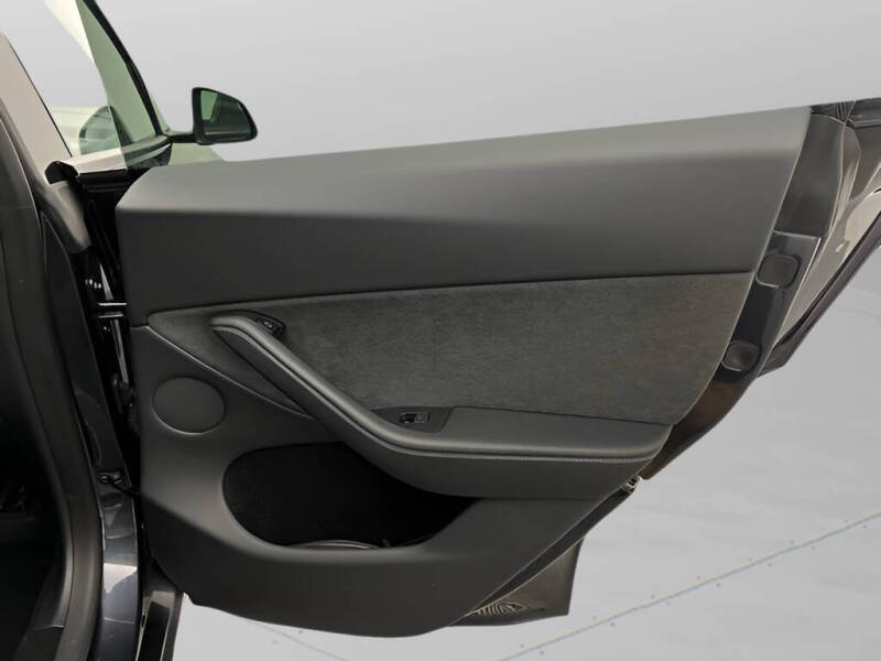2025 Tesla Model Y Long Range