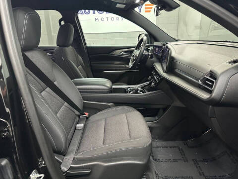 2025 Chevrolet Traverse LT