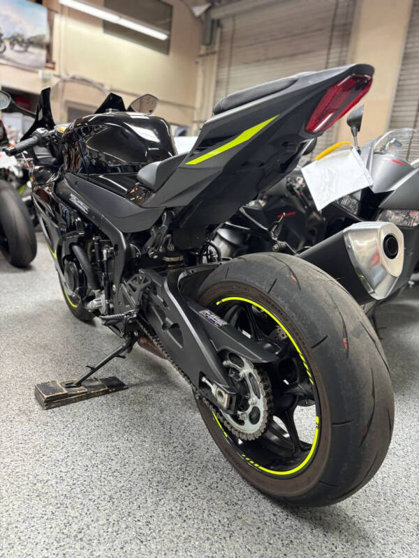 2023 Suzuki GSX-R1000