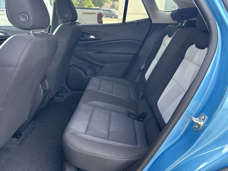 2025 Chevrolet Trax LS