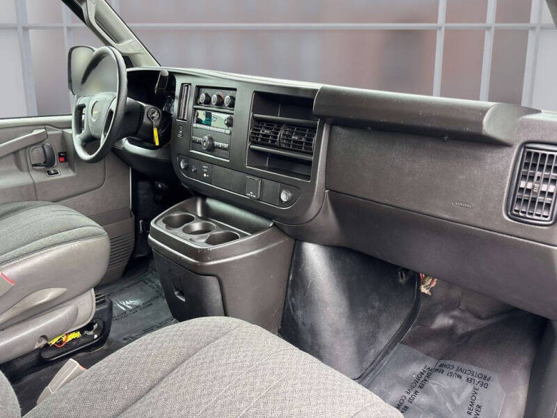 2024 Chevrolet Express 2500