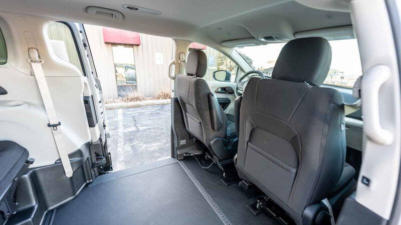 2024 Chrysler Voyager LX