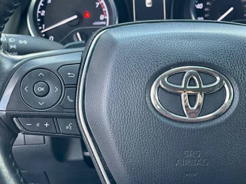 2020 Toyota Camry SE