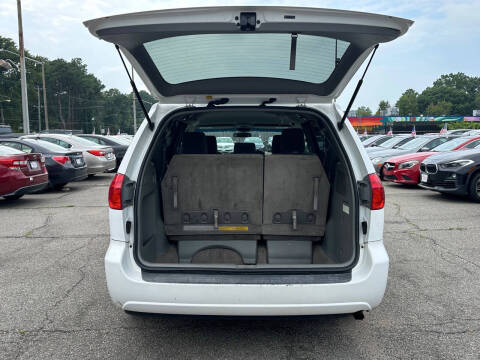 2009 Toyota Sienna LE 7-Passenger