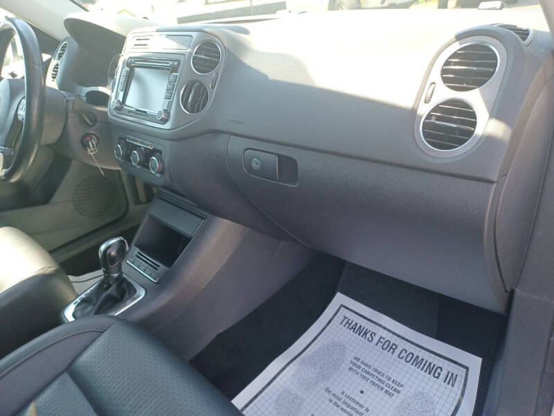 2011 Volkswagen Tiguan SEL 4Motion