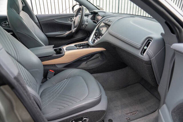 2021 Aston Martin DBX