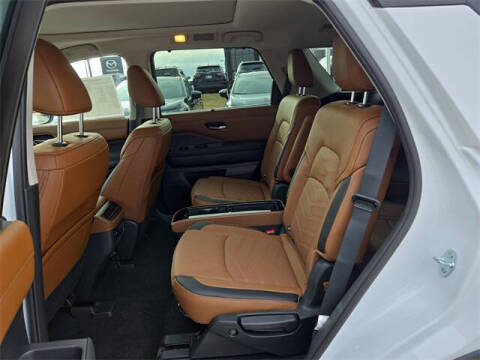 2025 Nissan Pathfinder Platinum