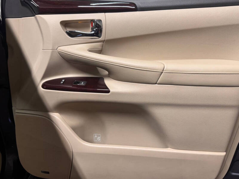 2013 Lexus LX 570