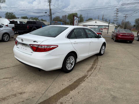 2017 Toyota Camry LE