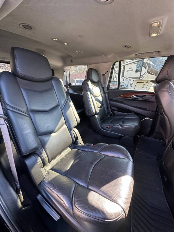 2017 Cadillac Escalade Luxury