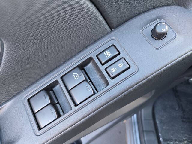 2024 Nissan Frontier SL