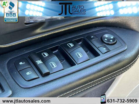 2011 Chrysler Town and Country Touring-L