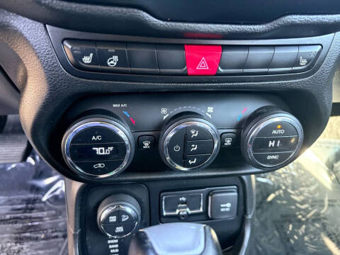 2017 Jeep Renegade Deserthawk