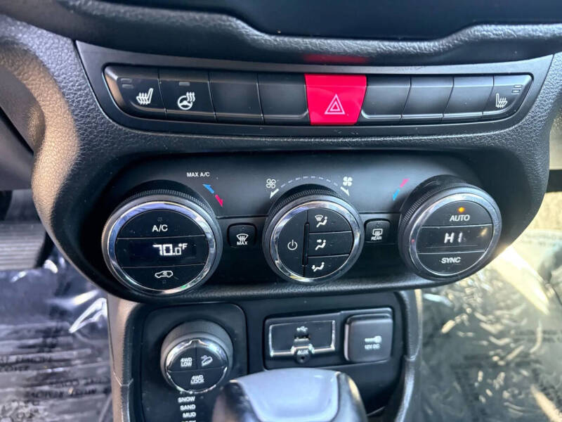 2017 Jeep Renegade Deserthawk