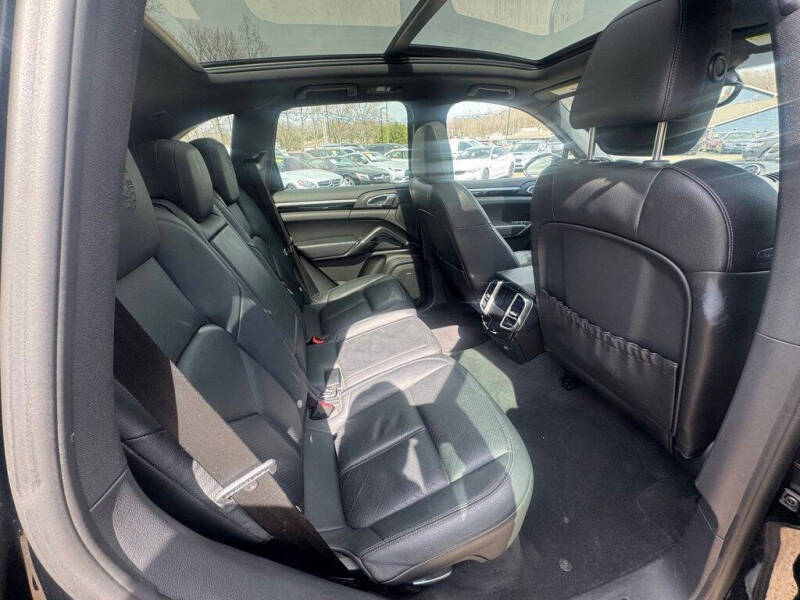 2014 Porsche Cayenne Platinum