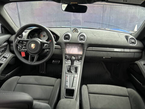 2025 Porsche 718 Cayman GT4 RS