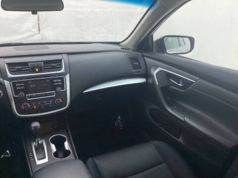 2016 Nissan Altima 2.5 SR