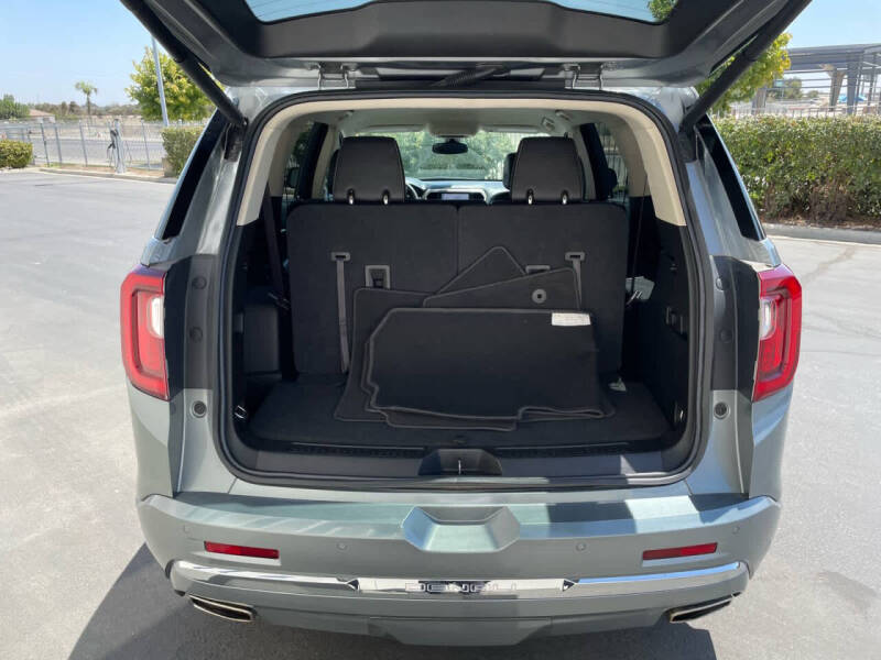 2023 GMC Acadia Denali