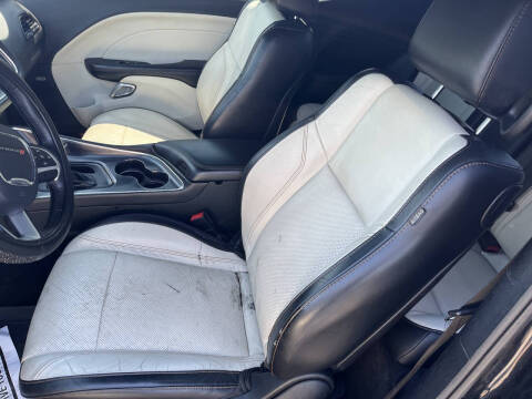 2015 Dodge Challenger SXT Plus