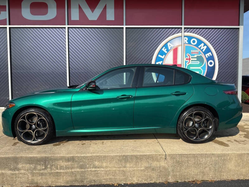 2025 Alfa Romeo Giulia Intensa