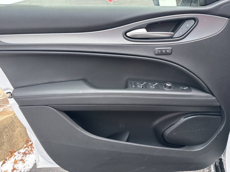 2025 Alfa Romeo Stelvio