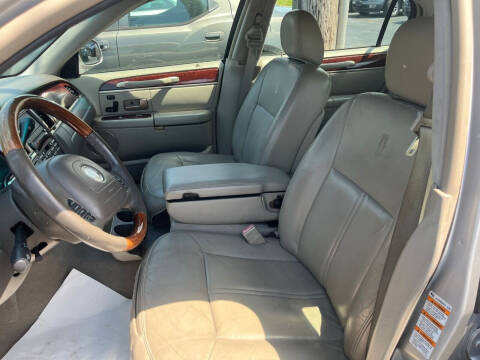 2003 Lincoln Town Car Cartier