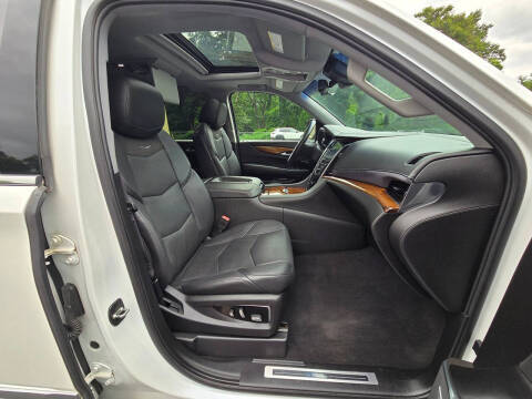 2017 Cadillac Escalade Luxury