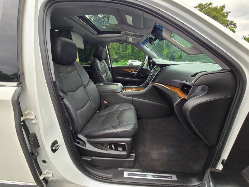 2017 Cadillac Escalade Luxury