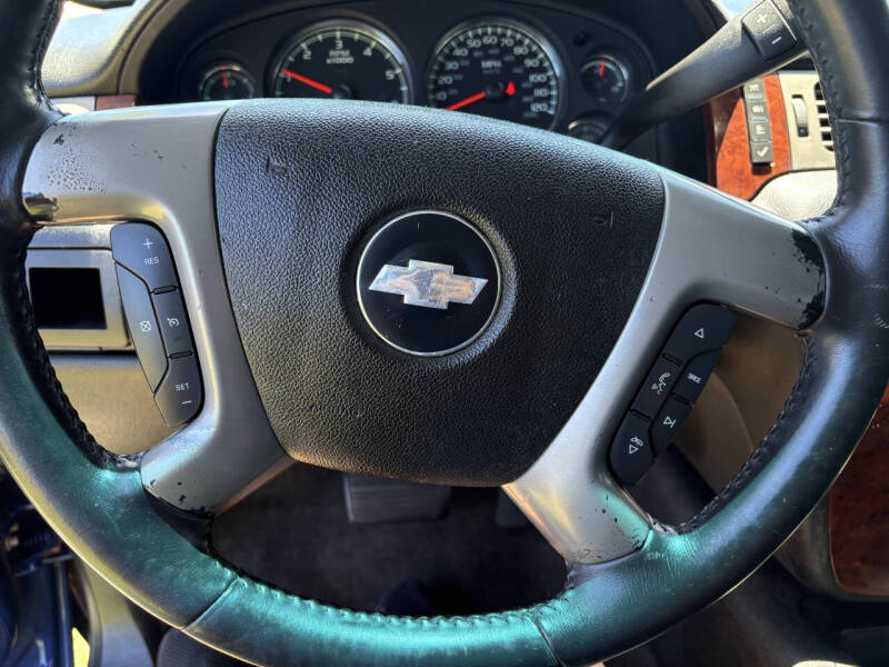 2013 Chevrolet Avalanche LS Black Diamond