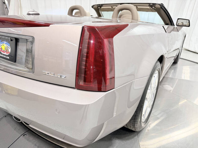 2005 Cadillac XLR