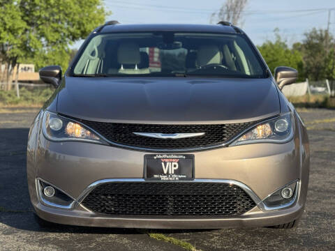 2018 Chrysler Pacifica Touring L Plus