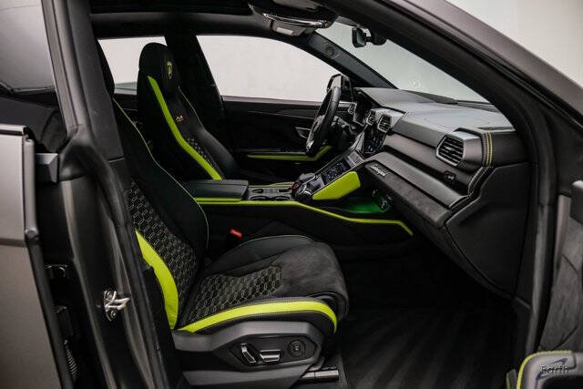 2022 Lamborghini Urus