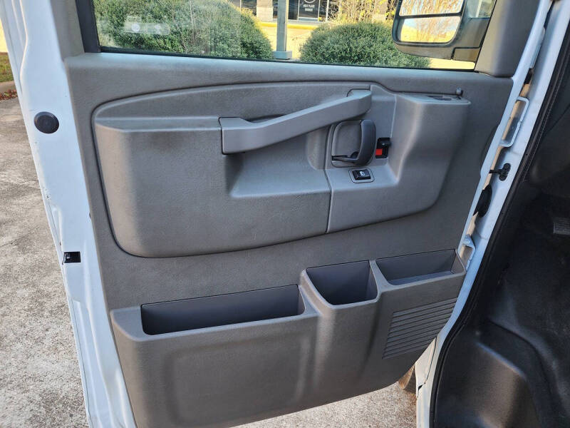 2022 Chevrolet Express 2500