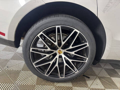 2022 Porsche Macan